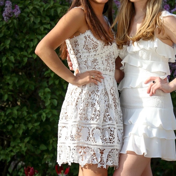 Dresses & Skirts - Waimari guipure size small beautiful white mini dress. Worn once!